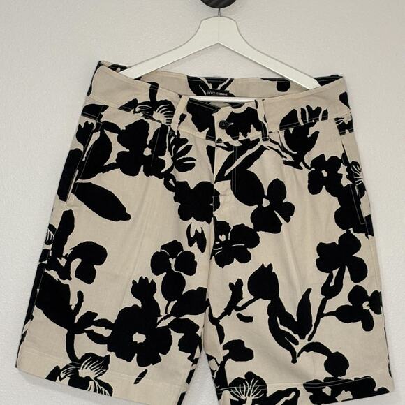 Dolce & Gabbana Black and White Floral Print Shorts Large - Picture 1 of 8